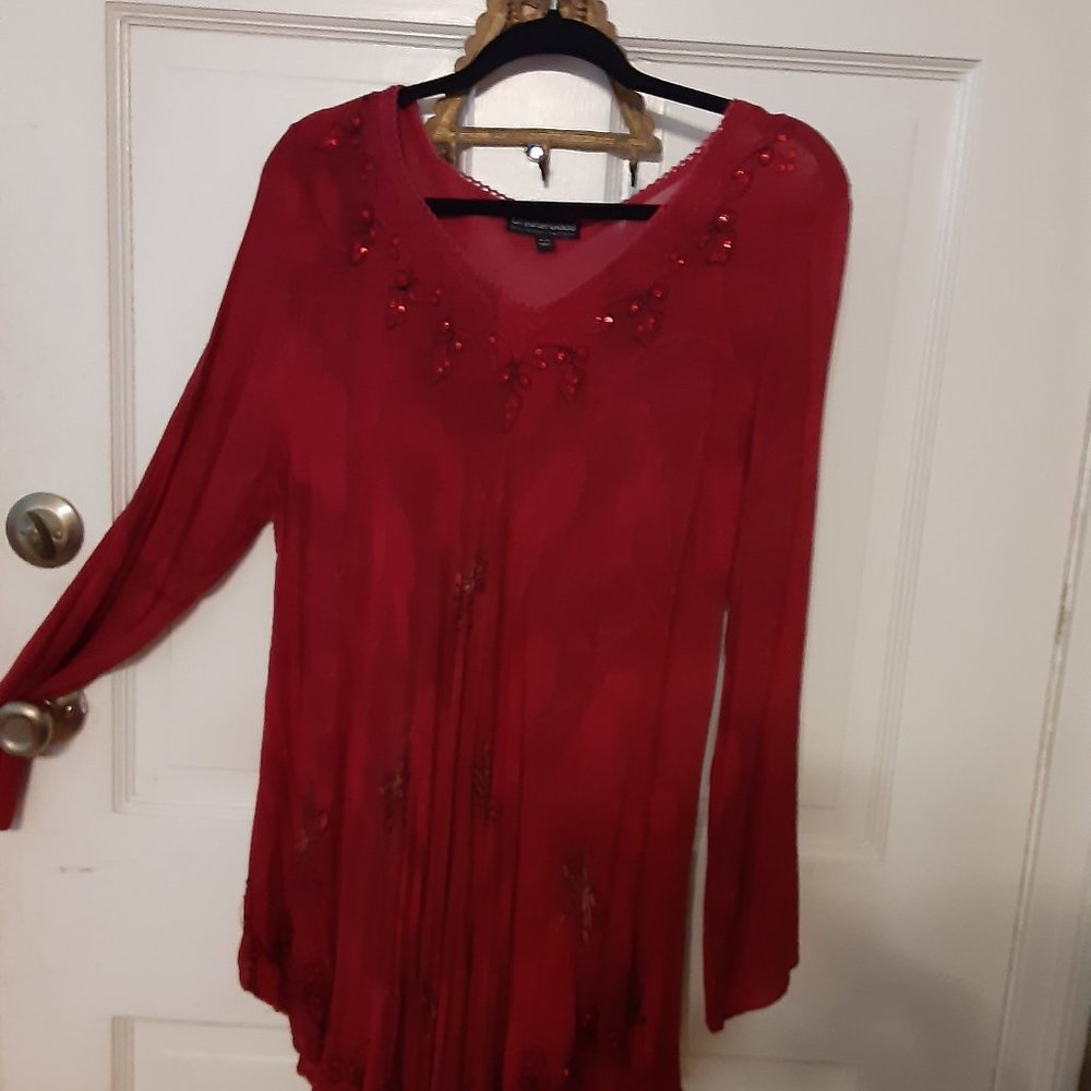 Greater Good tunic, Size 1X/2X, Scarlet.